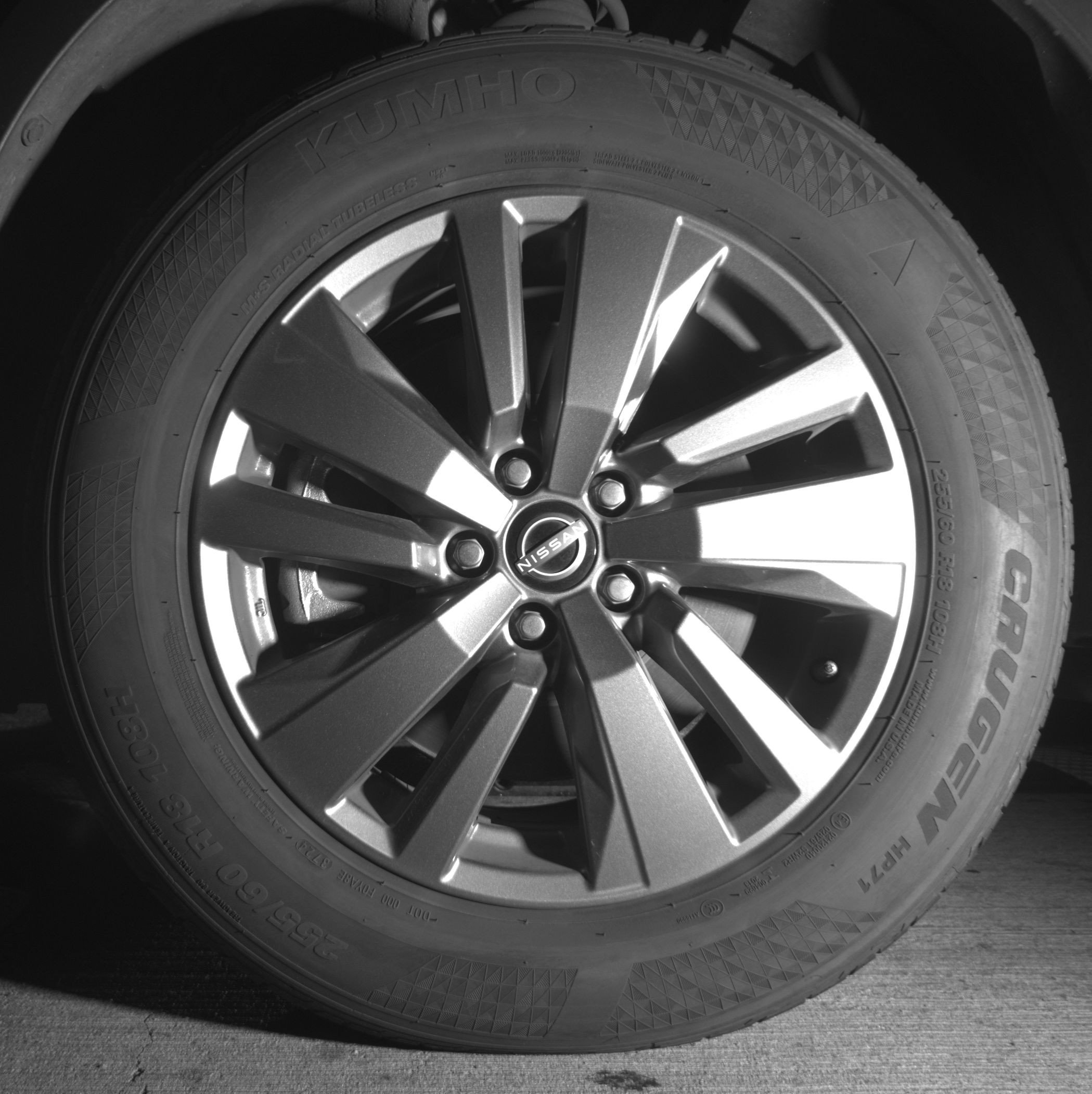 Used 2024 Nissan Pathfinder SV image 12