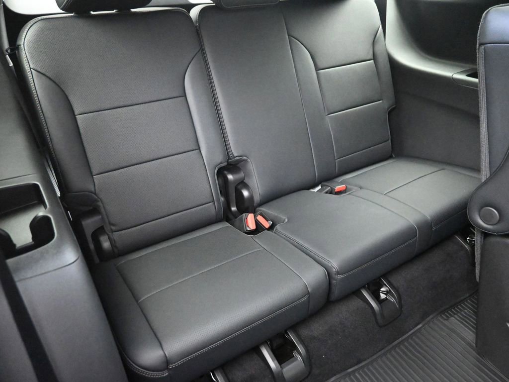 New 2026 Chevrolet Traverse High Country w/ LPO, Floor Liner Package image 9