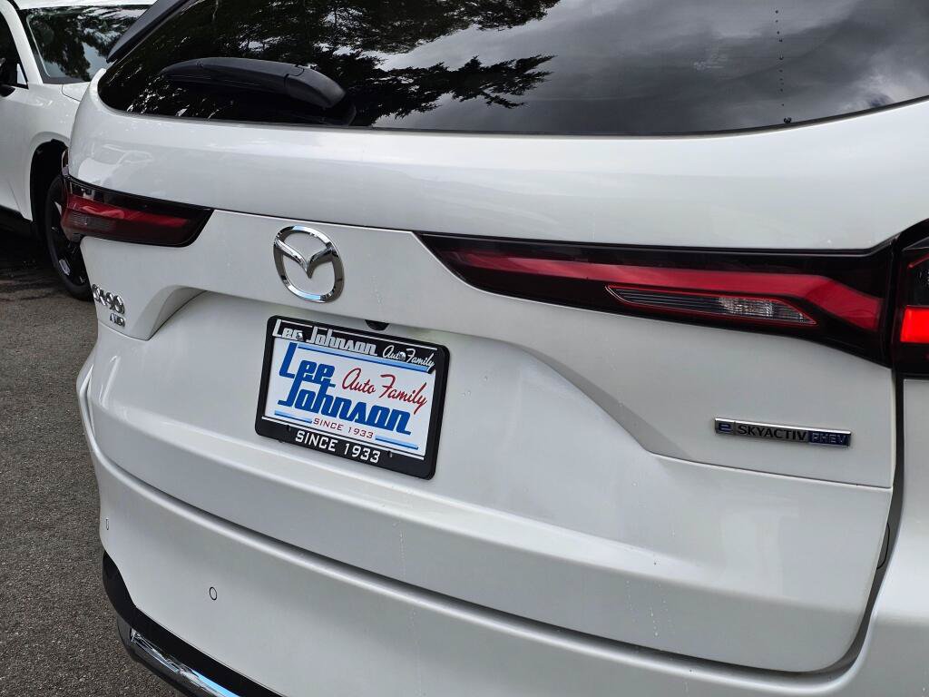 Certified 2024 MAZDA CX-90 Plug-In Hybrid w/ Premium Pkg AWD/4WD image 15
