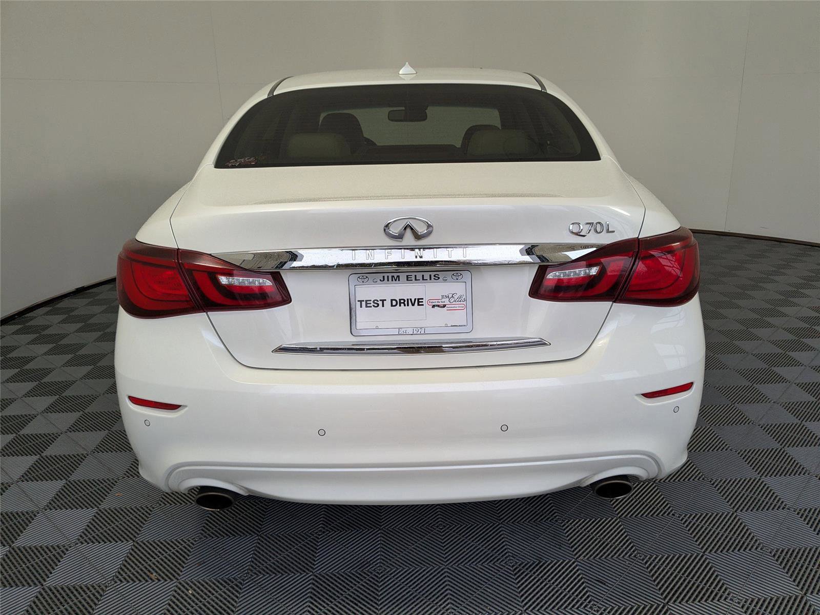 Used 2019 INFINITI Q70 L 3.7 image 6