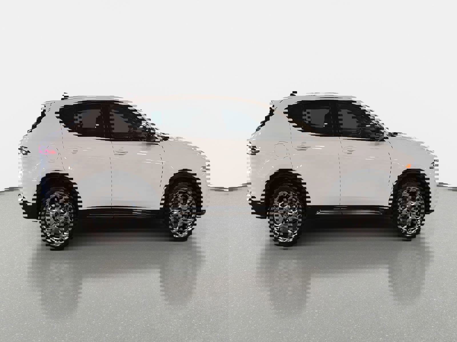 New 2025 Alfa Romeo Tonale w/ Premium Package image 4