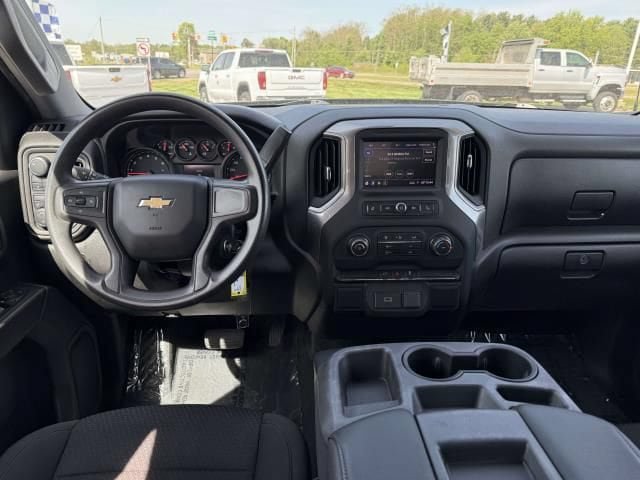 Used 2020 Chevrolet Silverado 1500 Custom w/ Custom Value Package AWD/4WD image 13