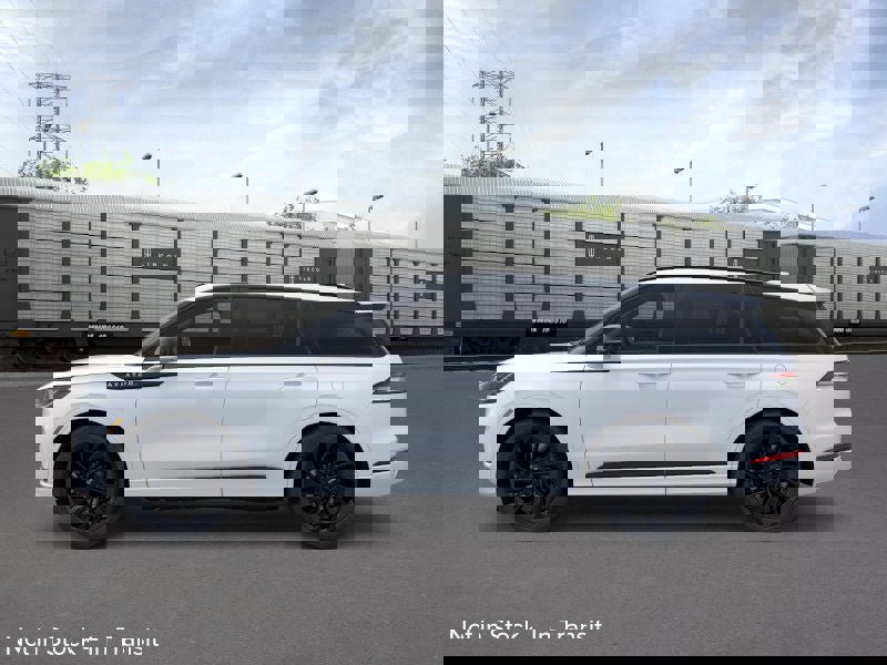 New 2026 Lincoln Aviator Reserve image 3