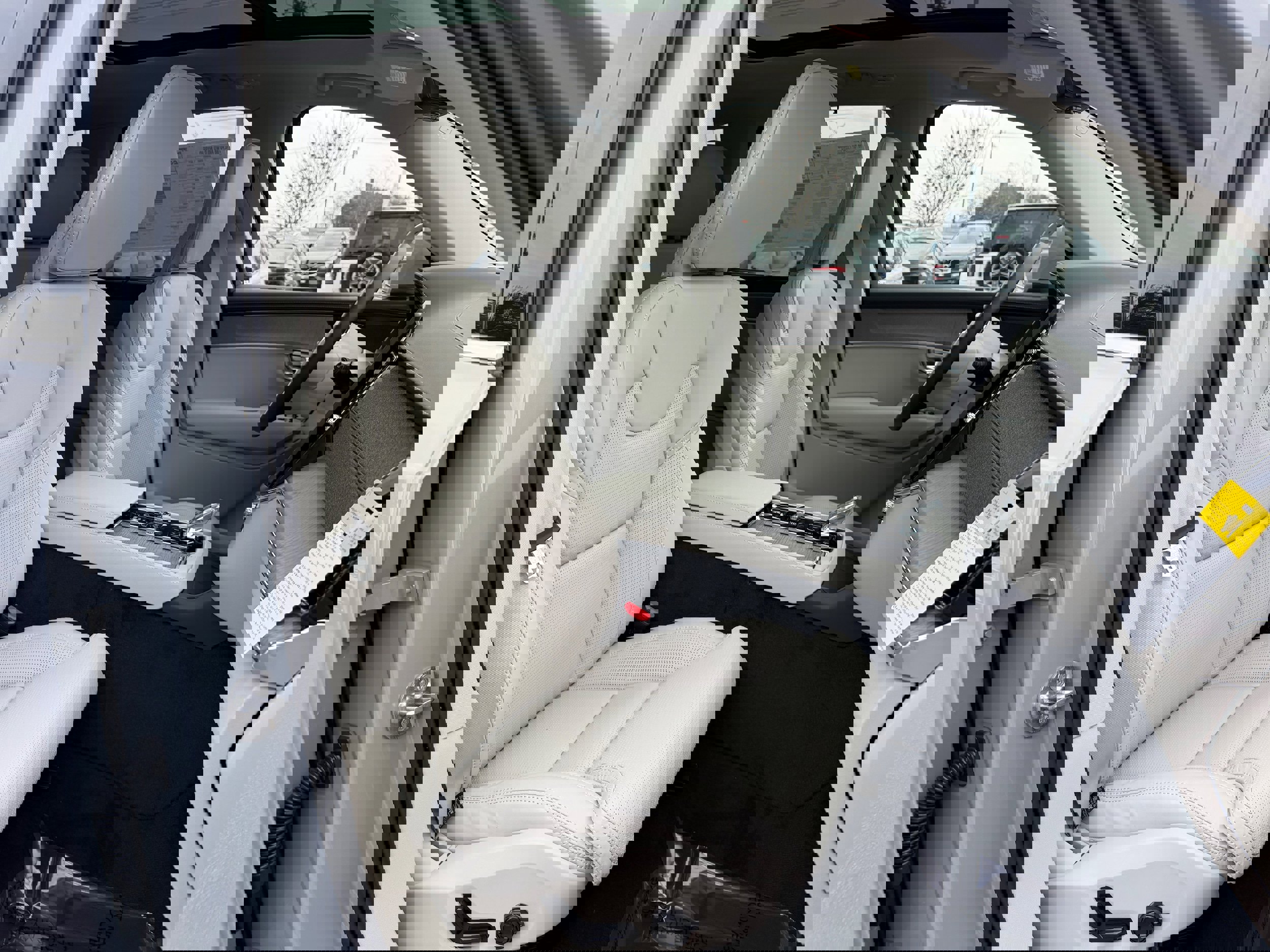 New 2026 Volvo XC90 B6 Ultra image 8