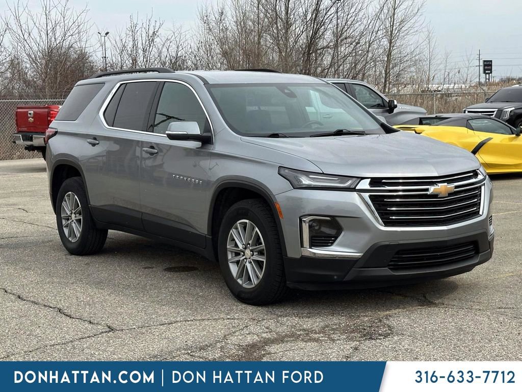 Used 2023 Chevrolet Traverse LT FWD image 1