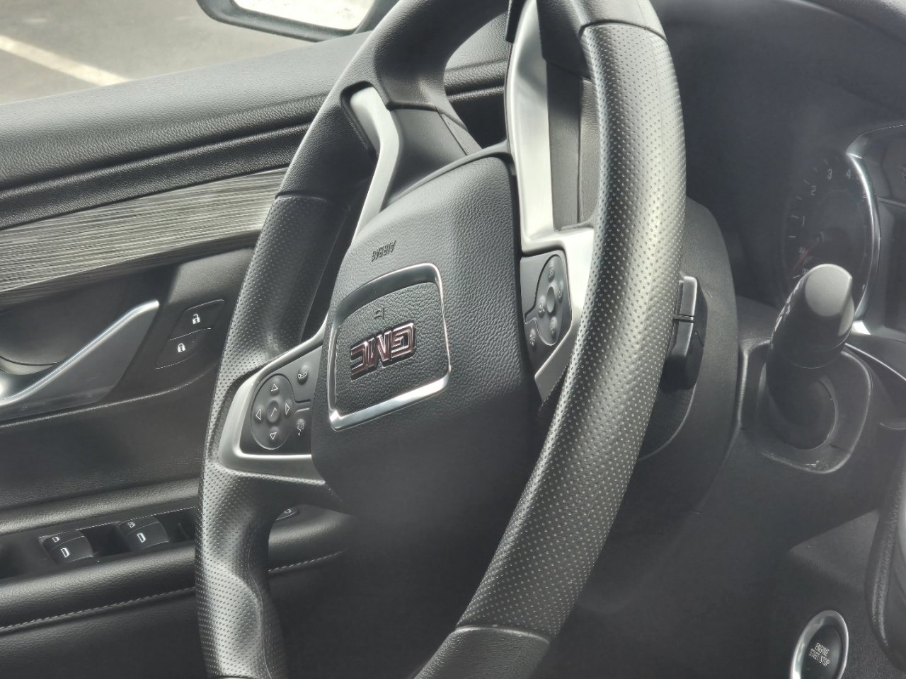 Used 2024 GMC Terrain SLE image 17