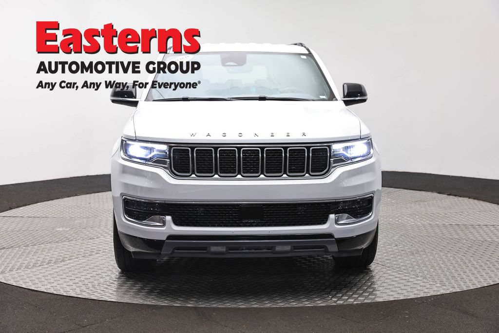 Used 2024 Jeep Wagoneer L Series II RWD image 2