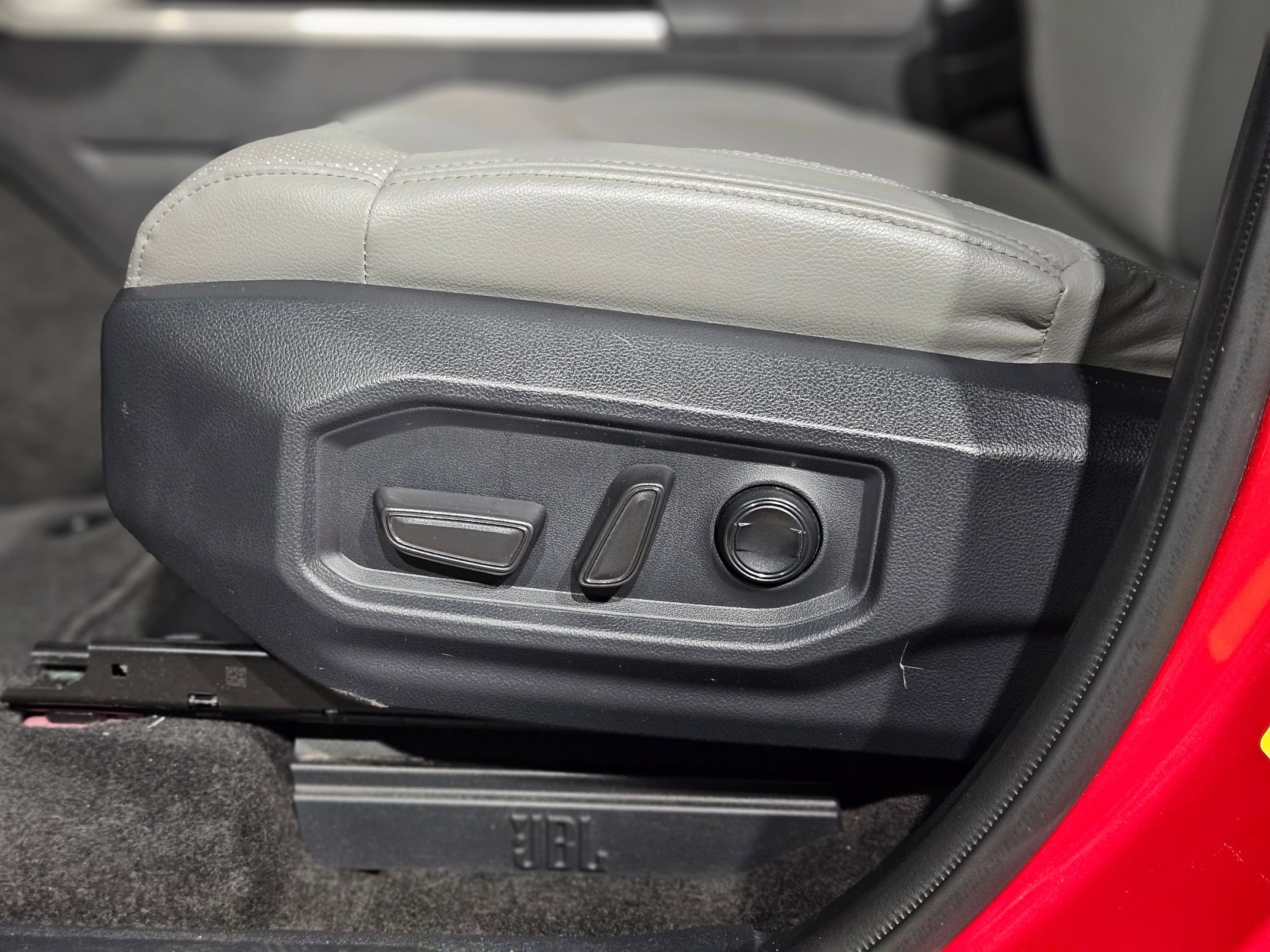 Used 2024 Toyota Tundra Limited image 23