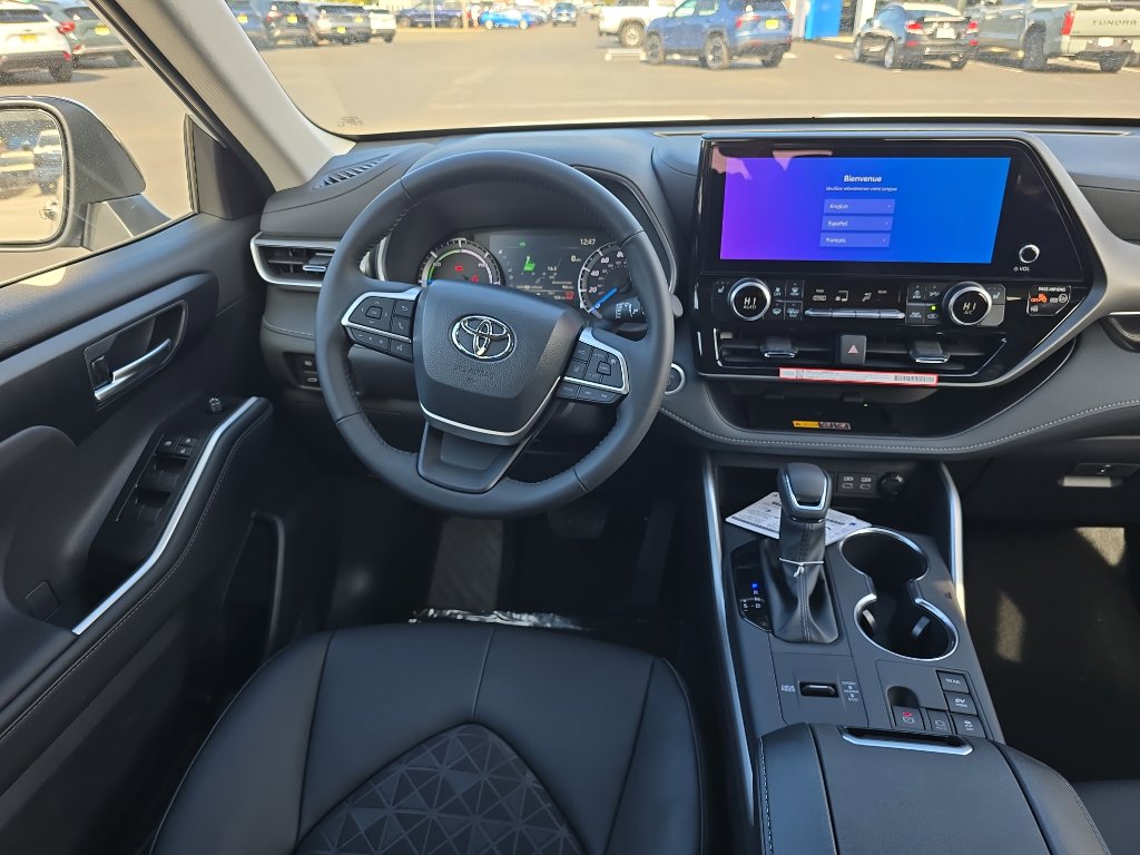 New 2025 Toyota Highlander XLE image 24