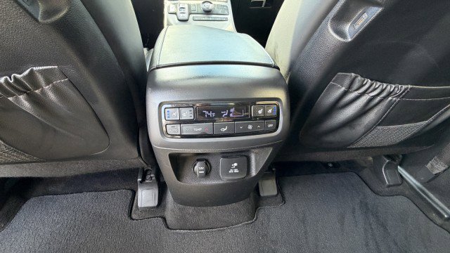 Used 2022 Hyundai Palisade Limited w/ Cargo Package FWD image 10
