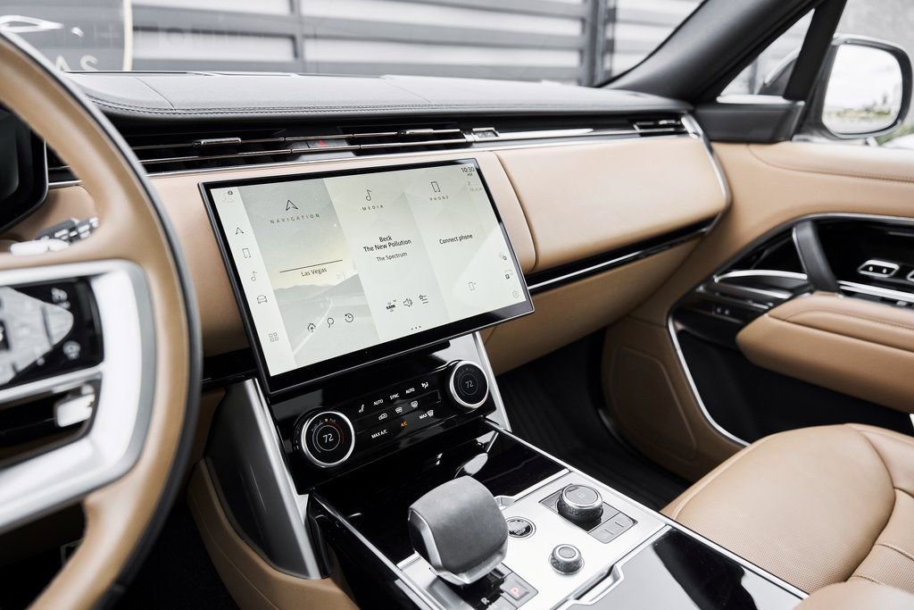 Used 2023 Land Rover Range Rover SE image 57