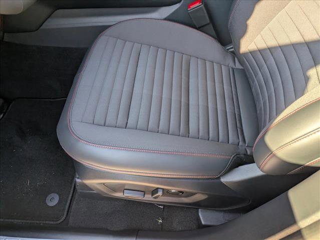 New 2026 Ford Explorer ST-Line w/ ST-Line Street Pack image 3