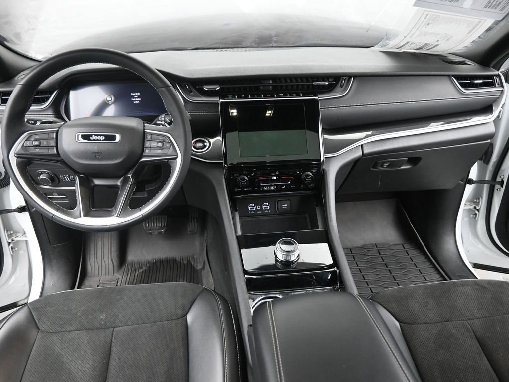 Used 2023 Jeep Grand Cherokee L Altitude image 25