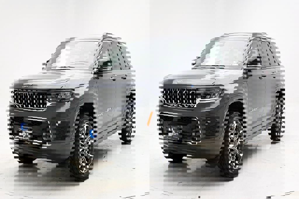 Used 2023 Jeep Grand Cherokee Overland w/ Luxury Tech Group IV video 2