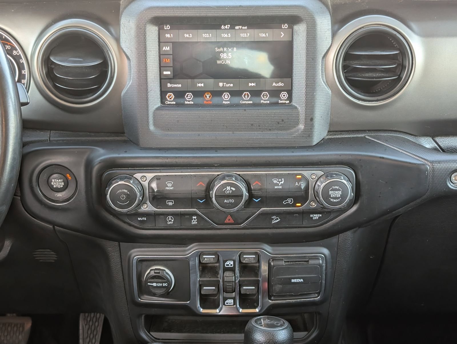 Used 2019 Jeep Wrangler Unlimited Sport S AWD/4WD image 15