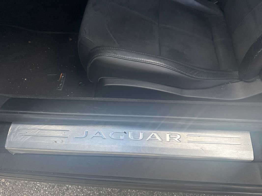 Used 2018 Jaguar F-TYPE Coupe image 17