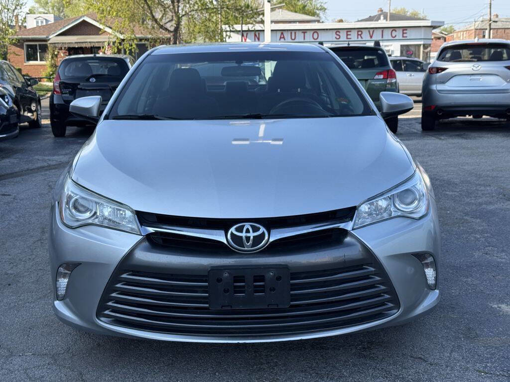 Used 2017 Toyota Camry LE image 2