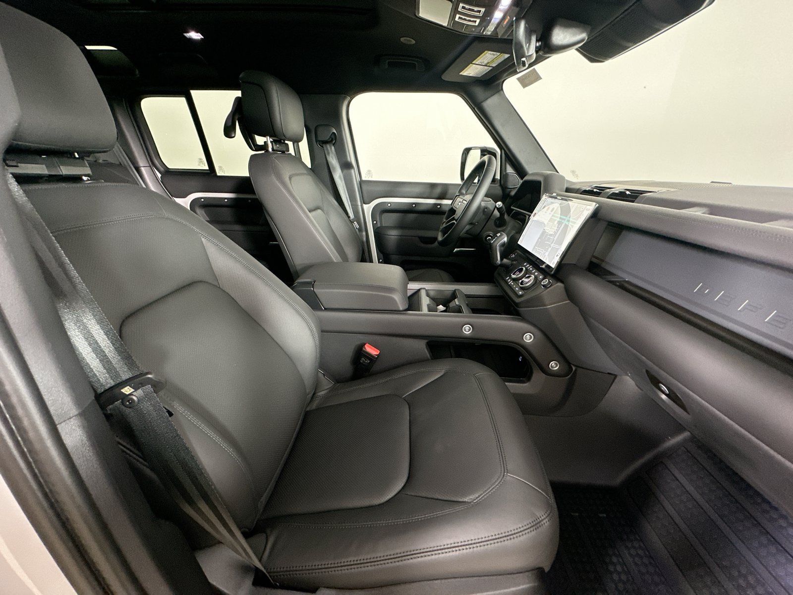 New 2026 Land Rover Defender 110 X-Dynamic SE AWD/4WD image 44