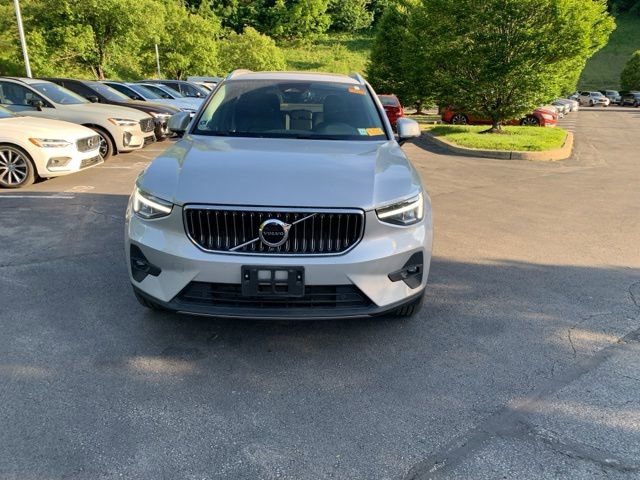 Used 2023 Volvo XC40 B5 Plus w/ Protection Package Premier AWD/4WD image 2