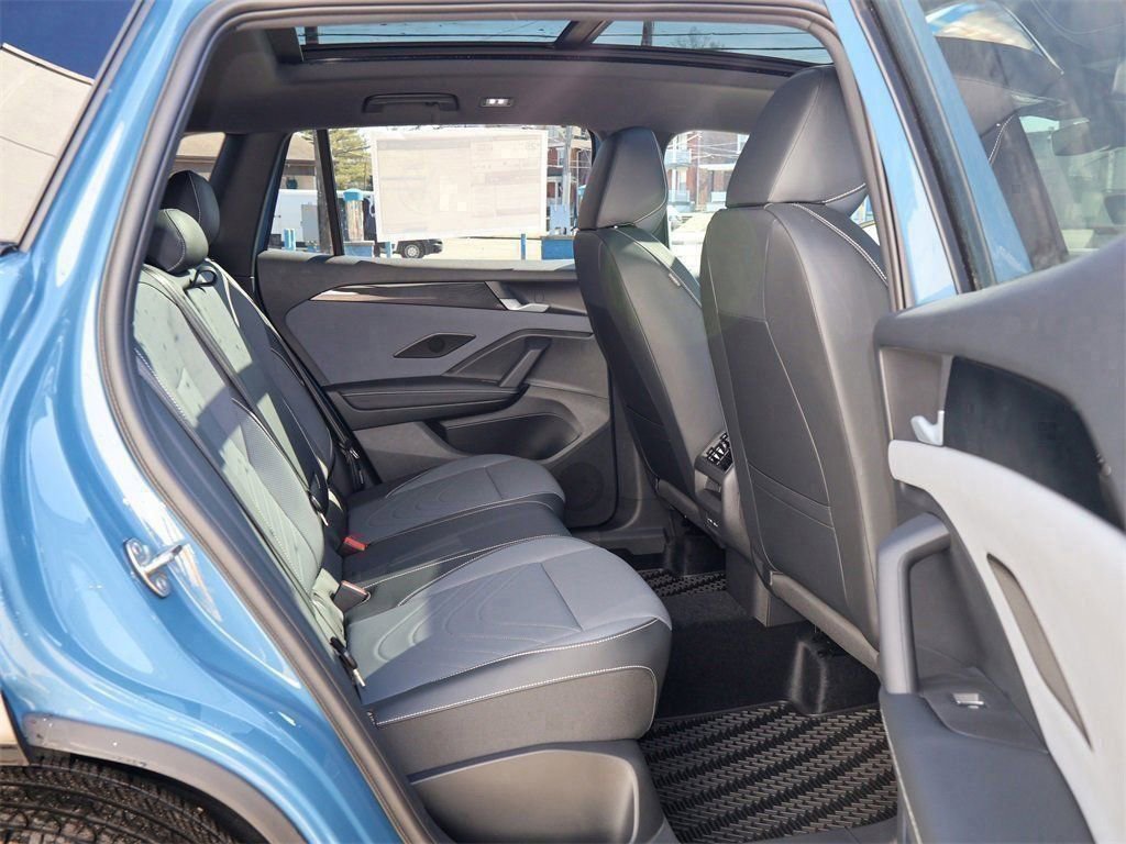 New 2026 Volkswagen Tiguan SE R-Line AWD/4WD image 30
