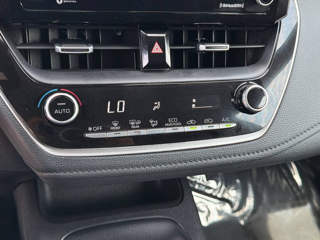 Used 2022 Toyota Corolla SE FWD image 23