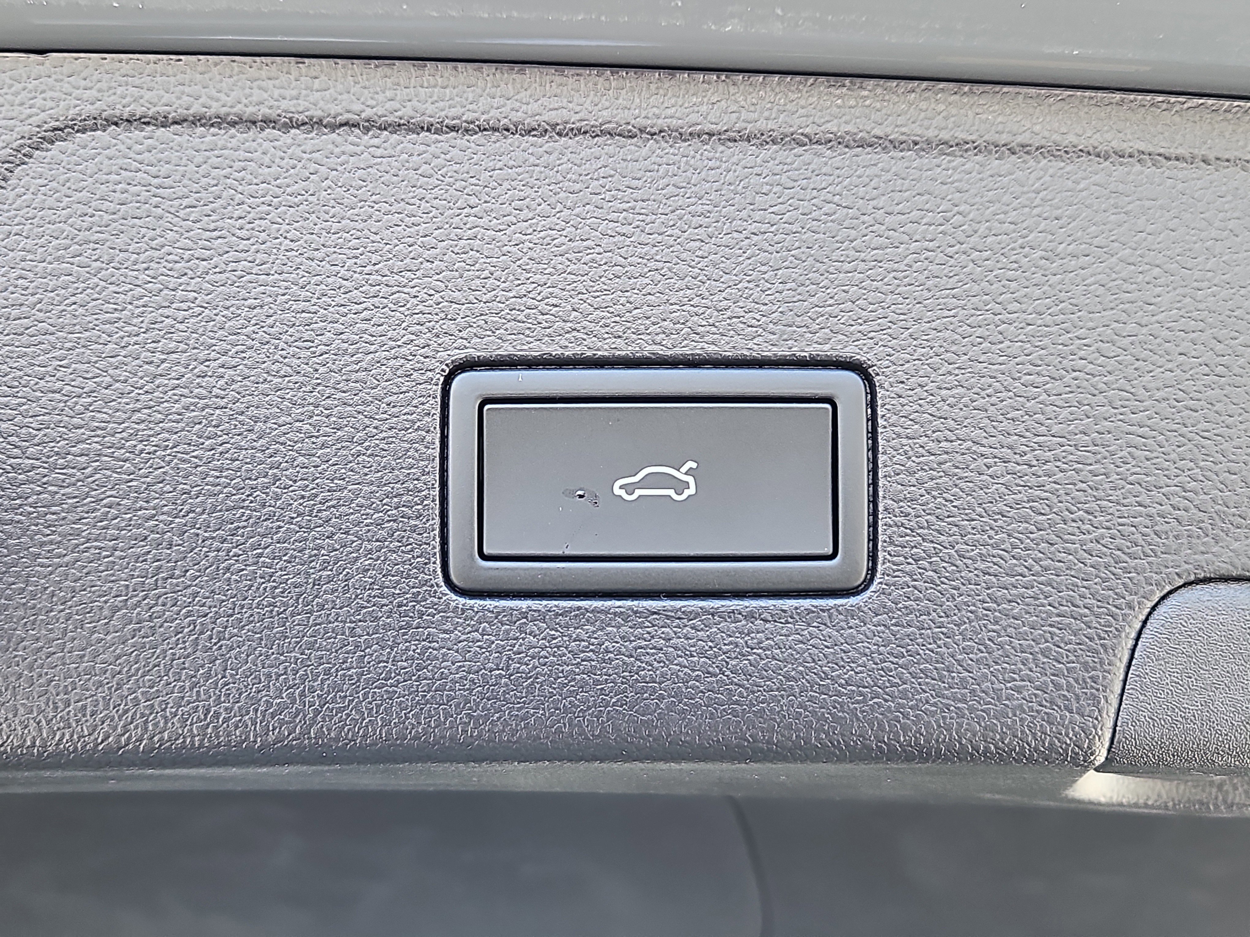 New 2026 Volkswagen Atlas Cross Sport SEL Premium R-Line image 15