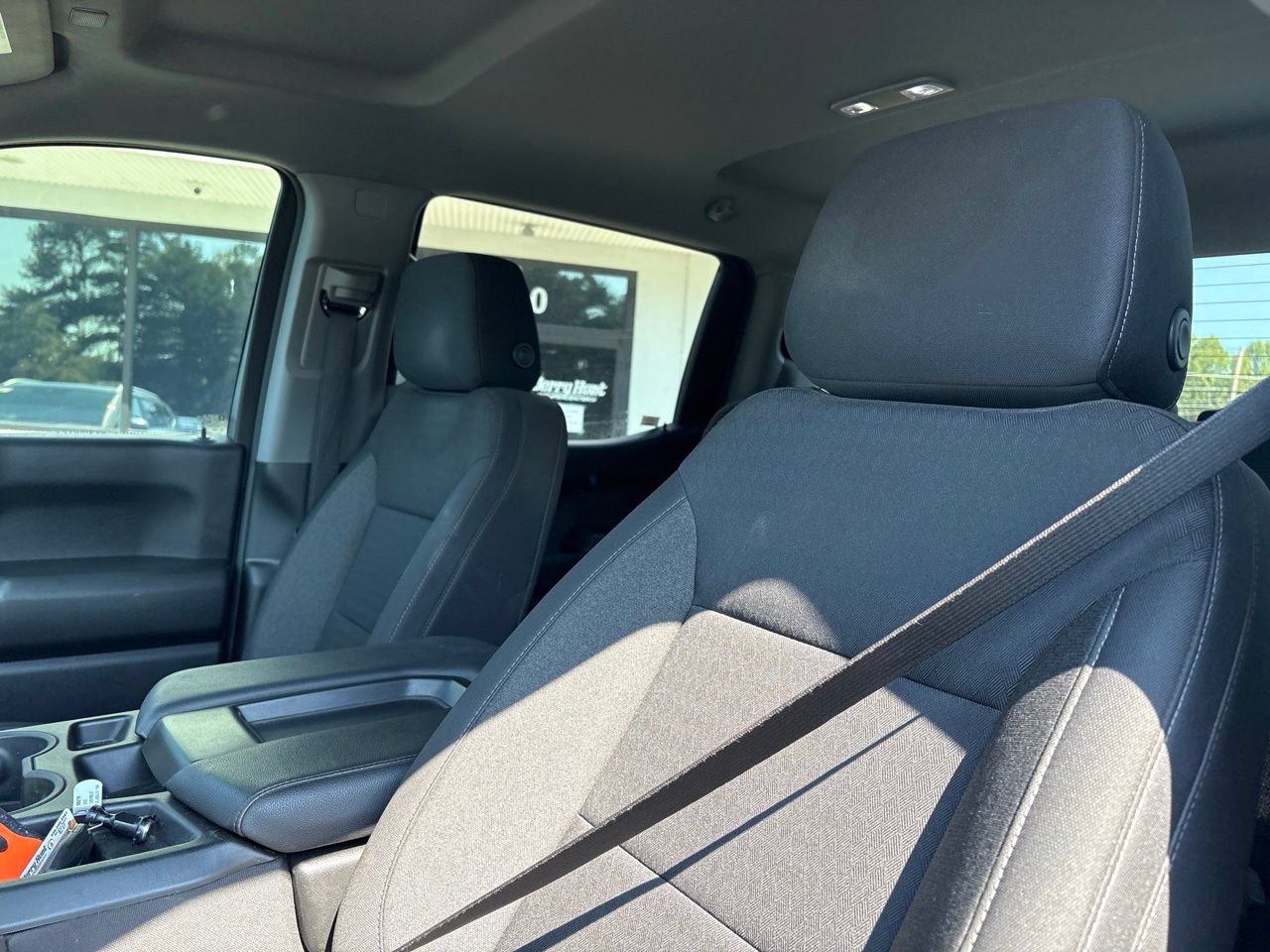 Used 2025 Chevrolet Silverado 1500 Custom Trail Boss AWD/4WD image 3