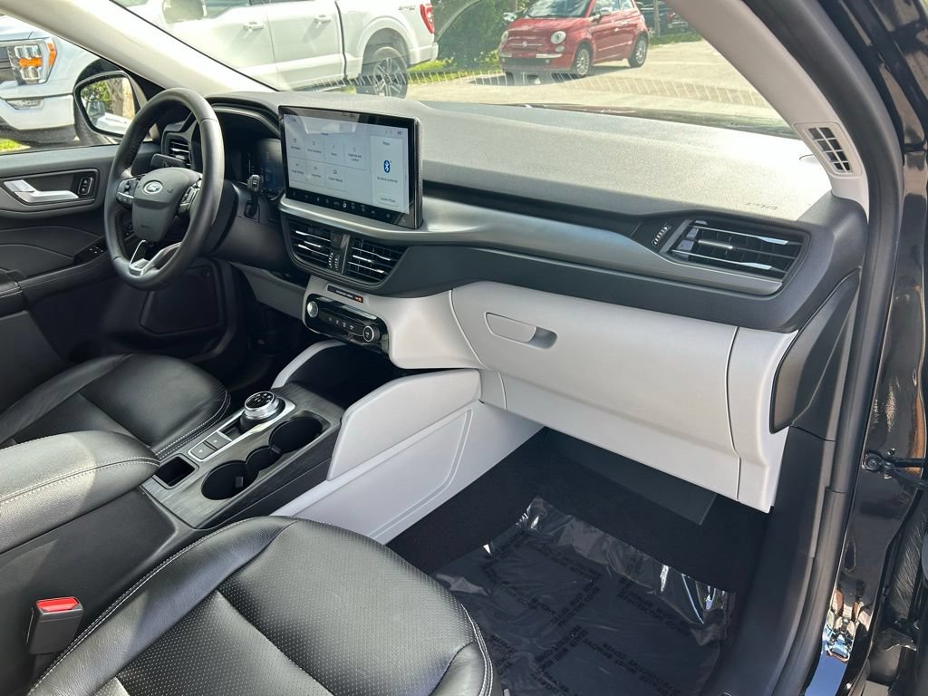 New 2023 Ford Escape SE FWD image 42