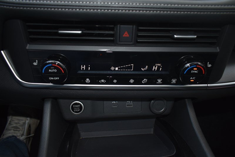 Used 2023 Nissan Rogue SV w/ SV Premium B Package AWD/4WD image 19