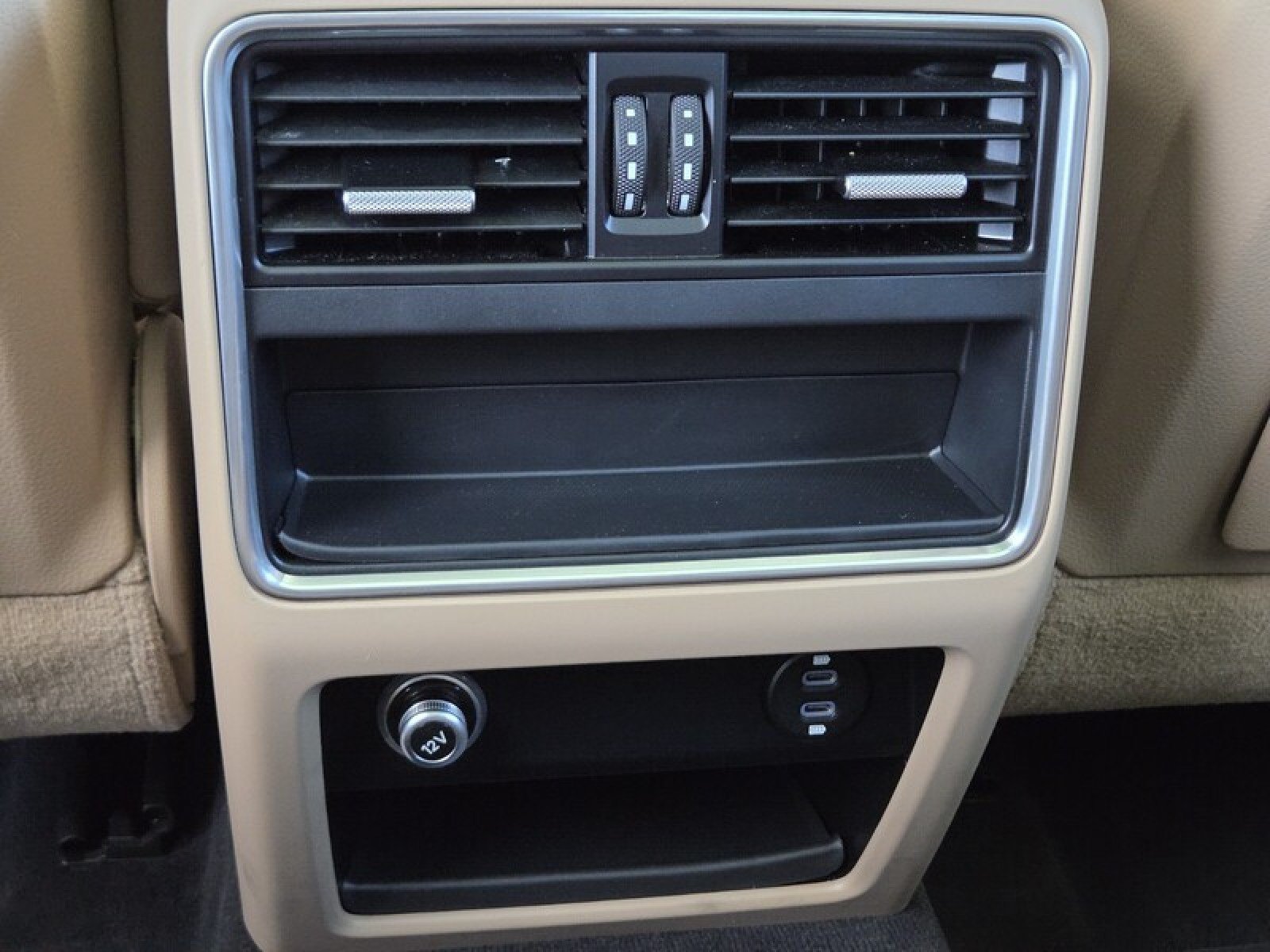 Used 2022 Porsche Cayenne Platinum Edition AWD/4WD image 15