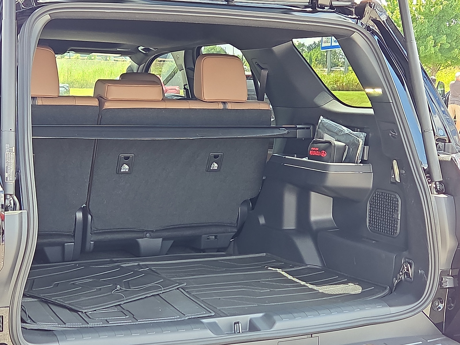 Used 2026 Toyota 4Runner Limited AWD/4WD image 9