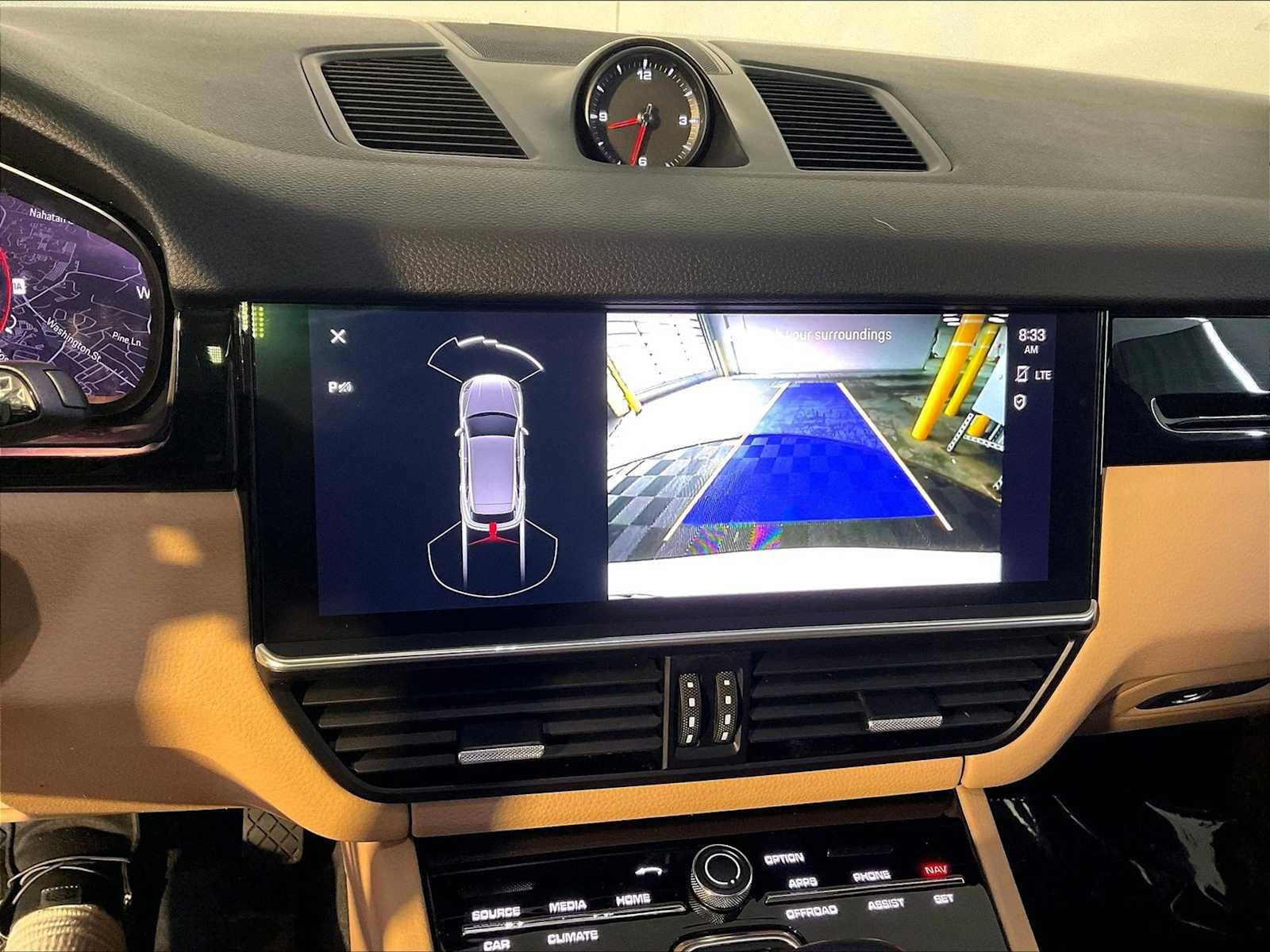 Certified 2022 Porsche Cayenne AWD/4WD image 31
