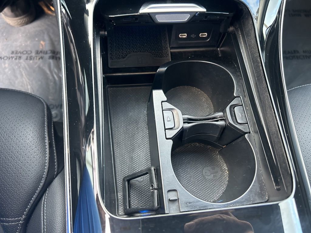 Used 2025 Mercedes-Benz C 300 Sedan image 41