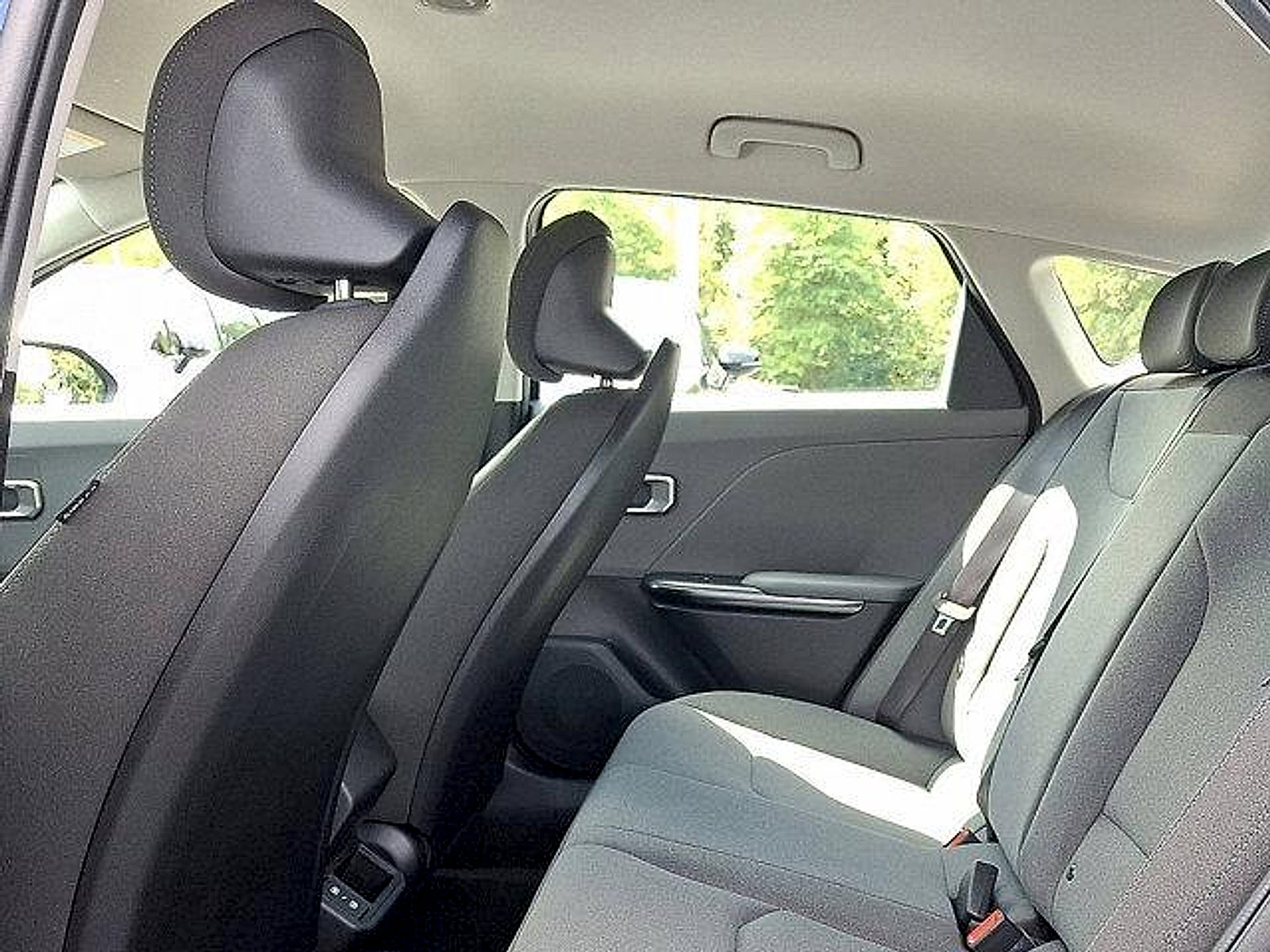 New 2025 Kia K4 LXS image 6