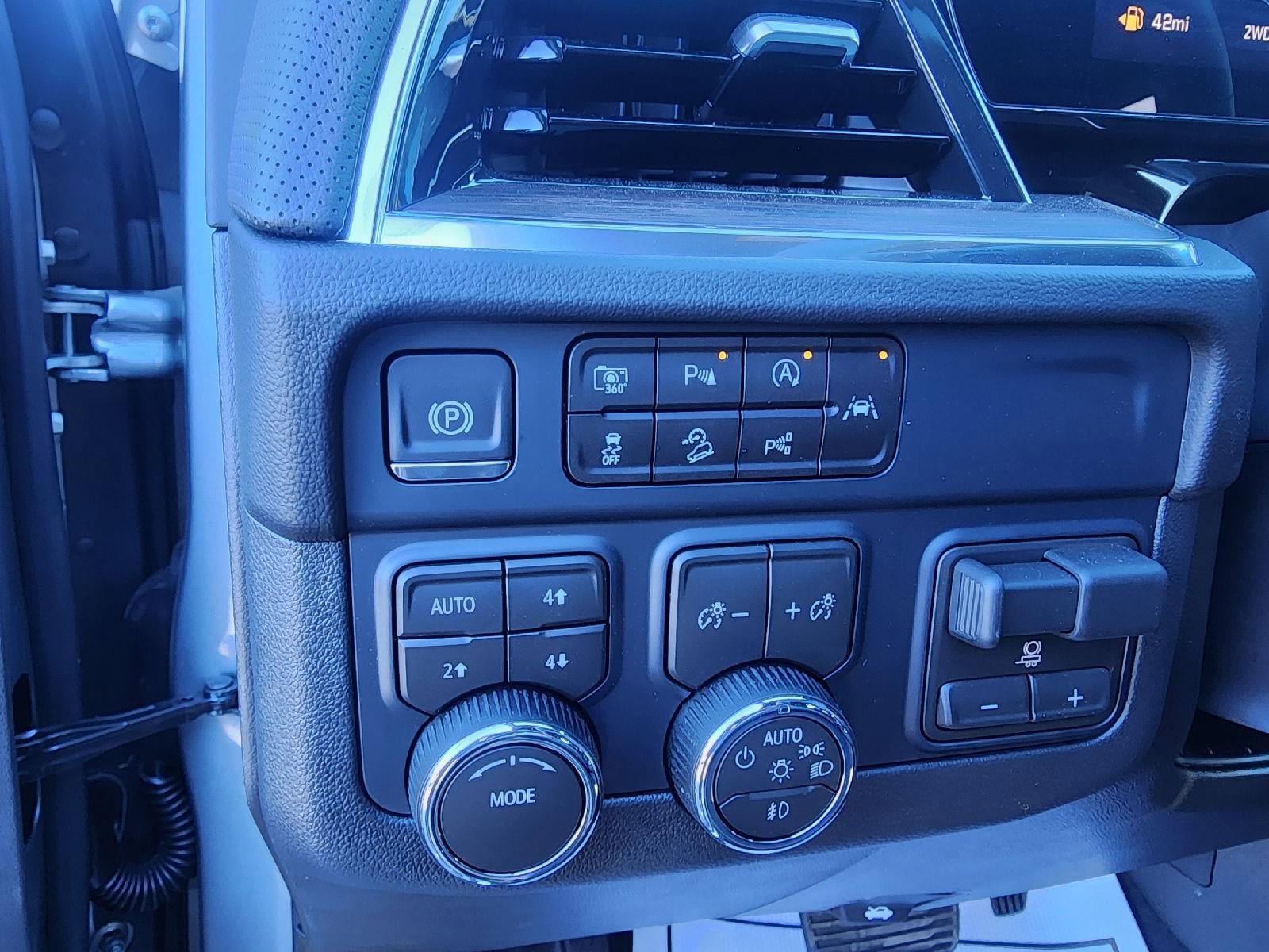 New 2026 Chevrolet Suburban Premier image 18