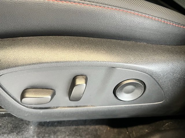 Used 2025 Chevrolet Traverse Z71 image 13