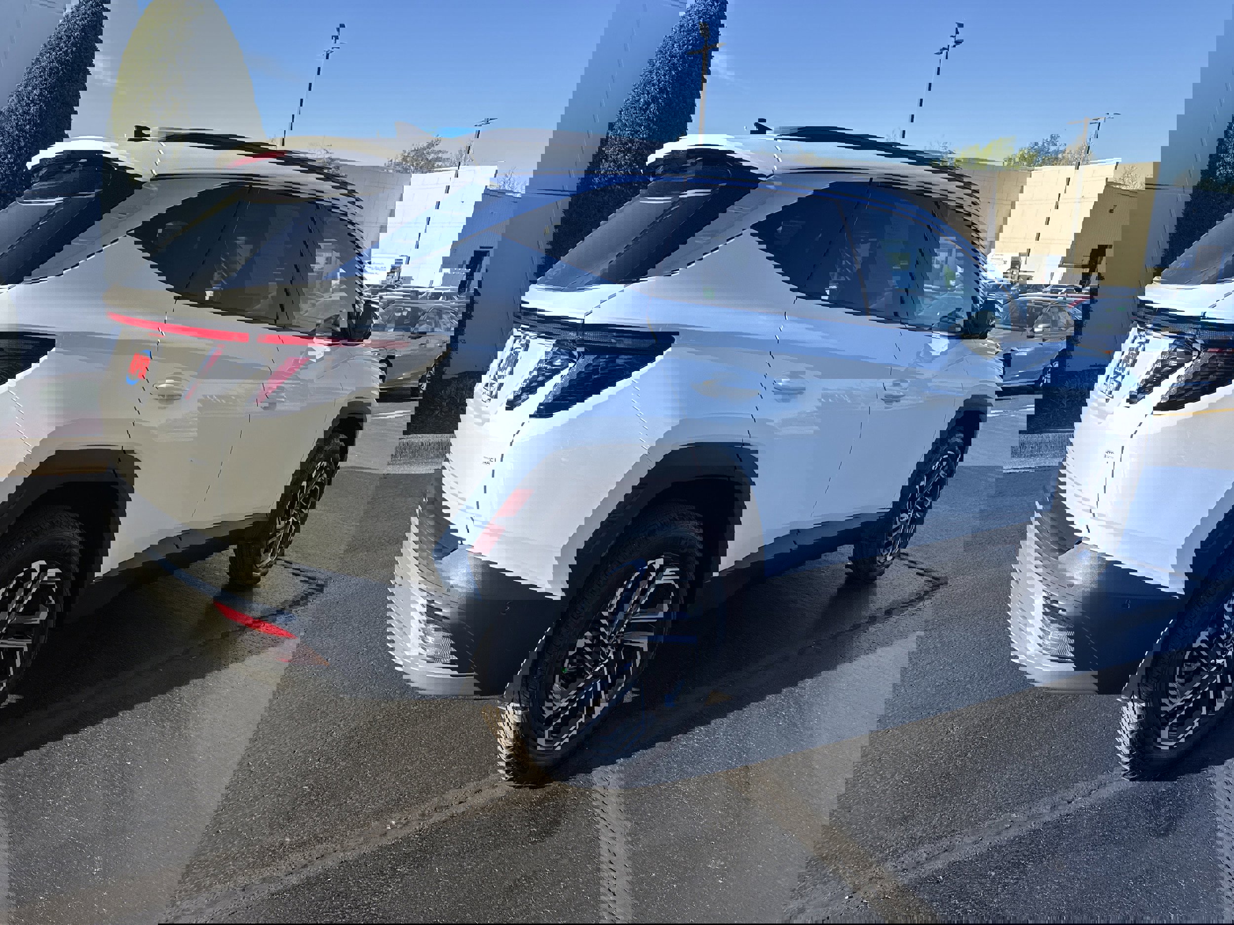 Used 2026 Hyundai Tucson Limited AWD/4WD image 4