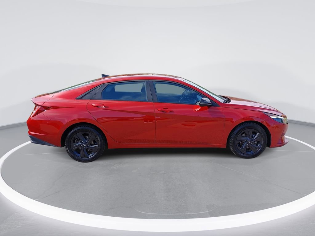 Used 2023 Hyundai Elantra Blue FWD image 4
