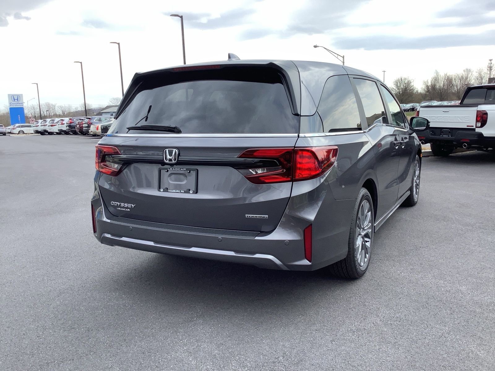 New 2026 Honda Odyssey Touring image 6