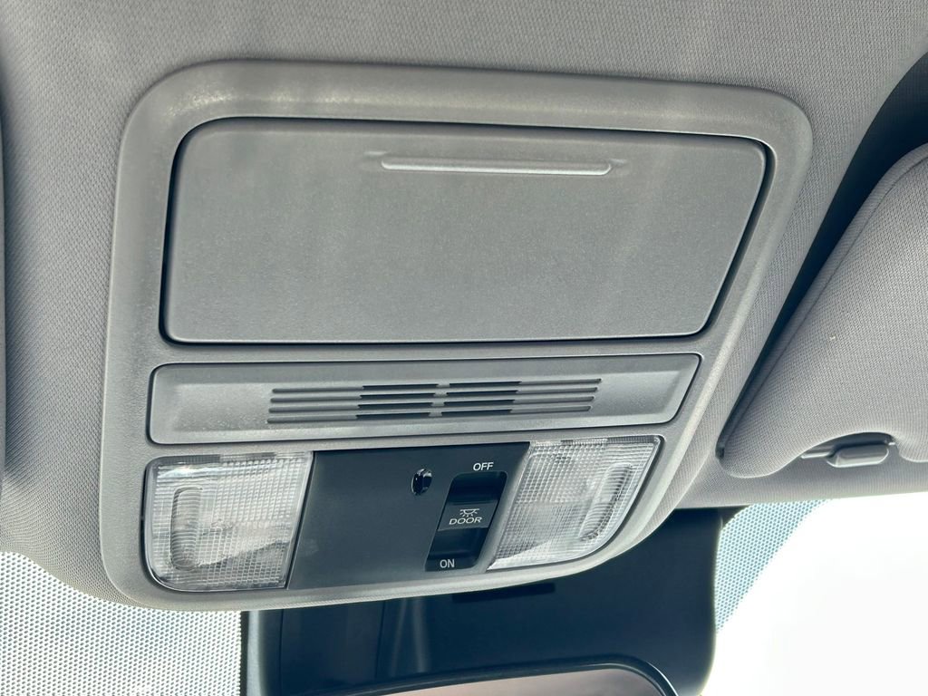 Used 2021 Honda Pilot EX image 18