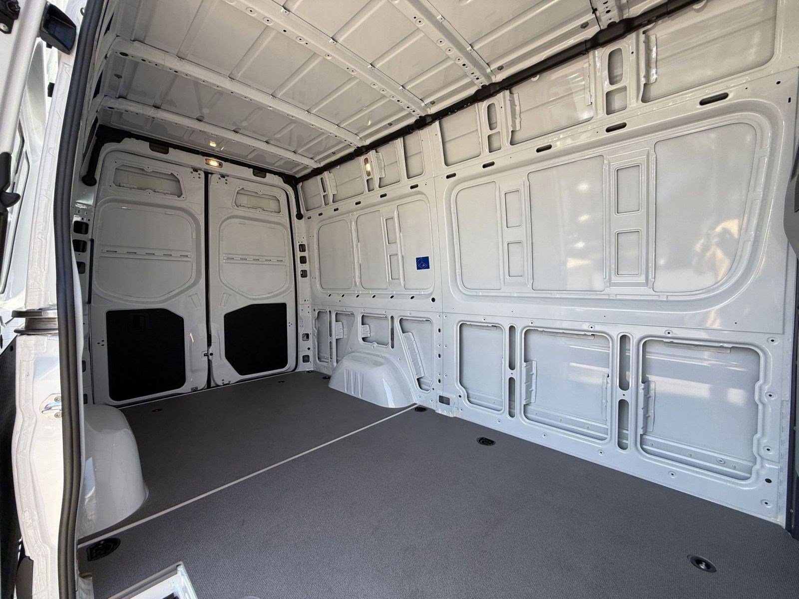 New 2025 Mercedes-Benz Sprinter 2500 image 22