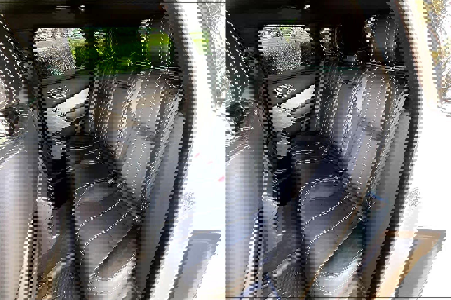 Used 2019 Land Rover Range Rover Velar R-Dynamic SE image 21