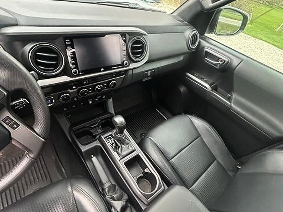 Used 2020 Toyota Tacoma TRD Off-Road w/ TRD Premium Off Road Package image 6