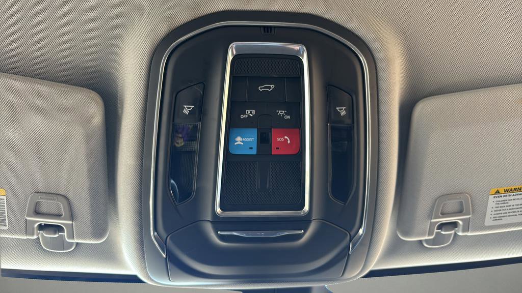 Used 2021 Jeep Grand Cherokee L Laredo w/ Luxury Tech Group I image 19