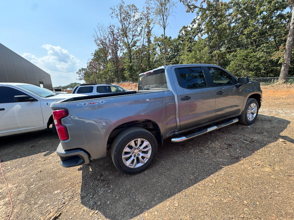 Used 2022 Chevrolet Silverado 1500 Custom w/ Safety Confidence Package AWD/4WD image 4