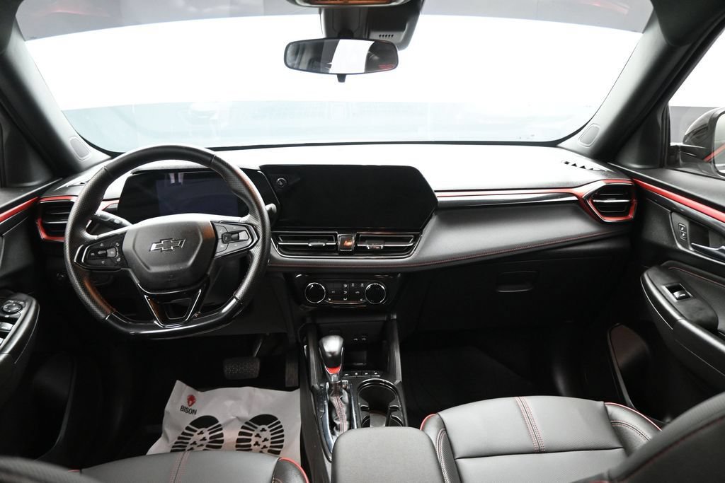 Used 2025 Chevrolet TrailBlazer RS w/ Driver Confidence Package FWD image 16