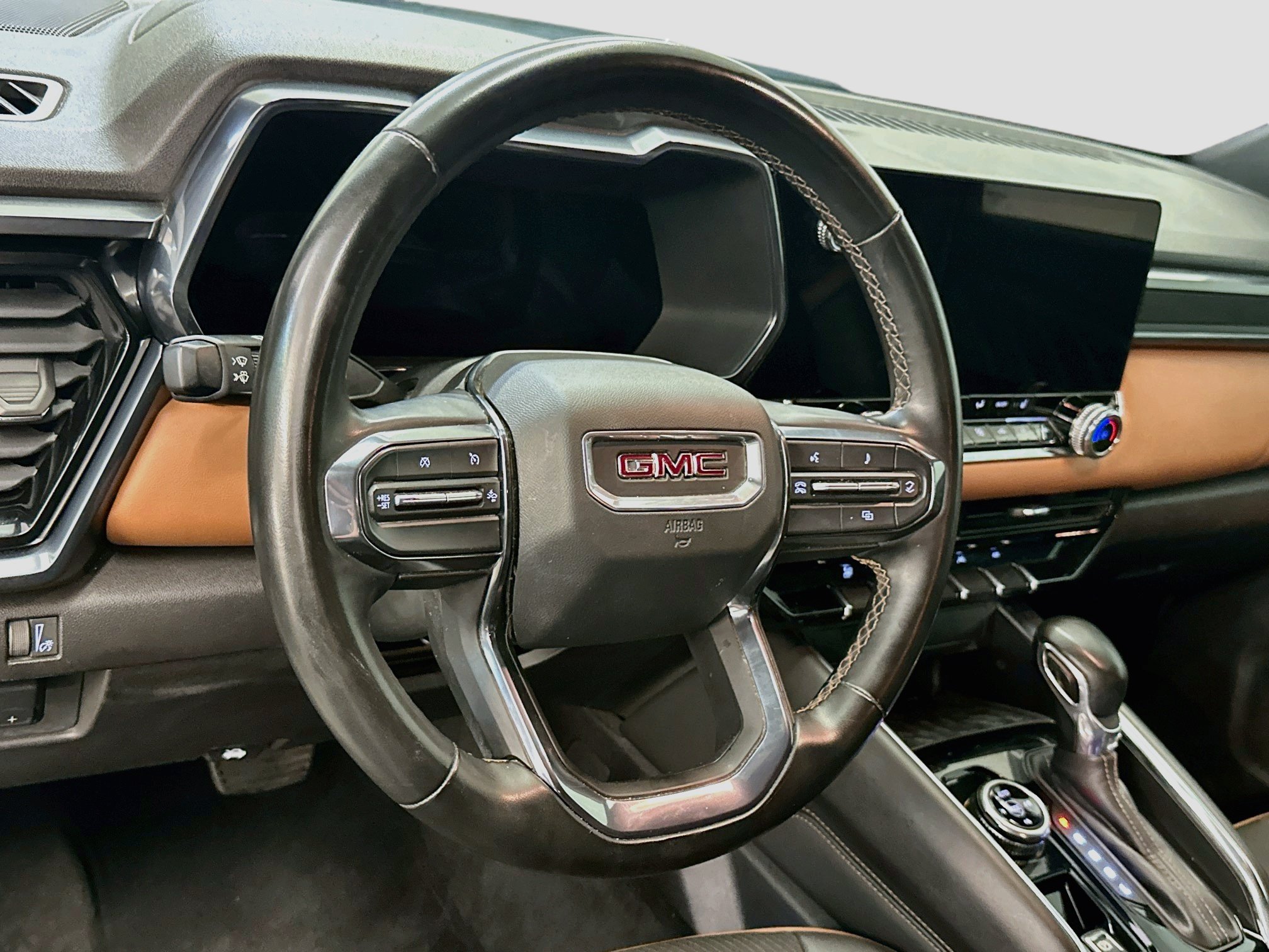 Used 2024 GMC Canyon AT4 AWD/4WD image 18