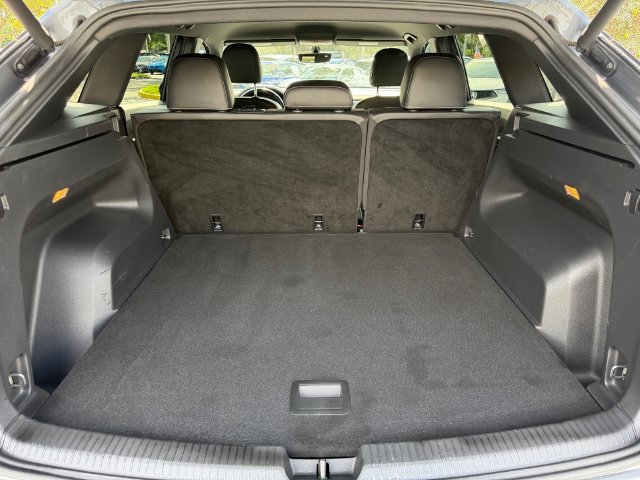 Used 2020 Volkswagen Atlas Cross Sport SE w/ Towing Package FWD image 18