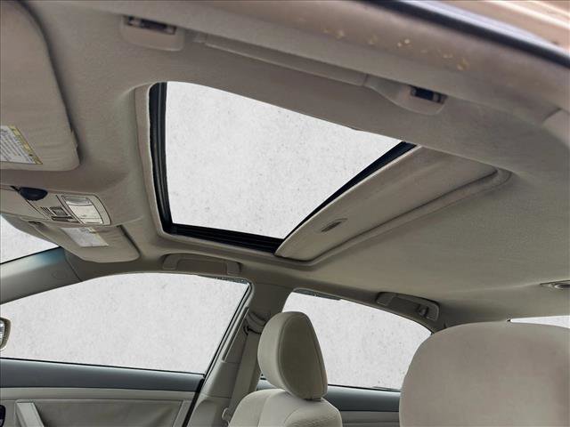 Used 2010 Toyota Camry LE image 12