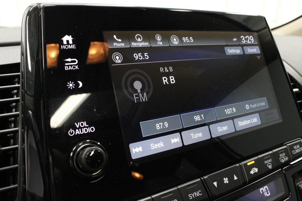 Used 2023 Honda Odyssey Elite image 2